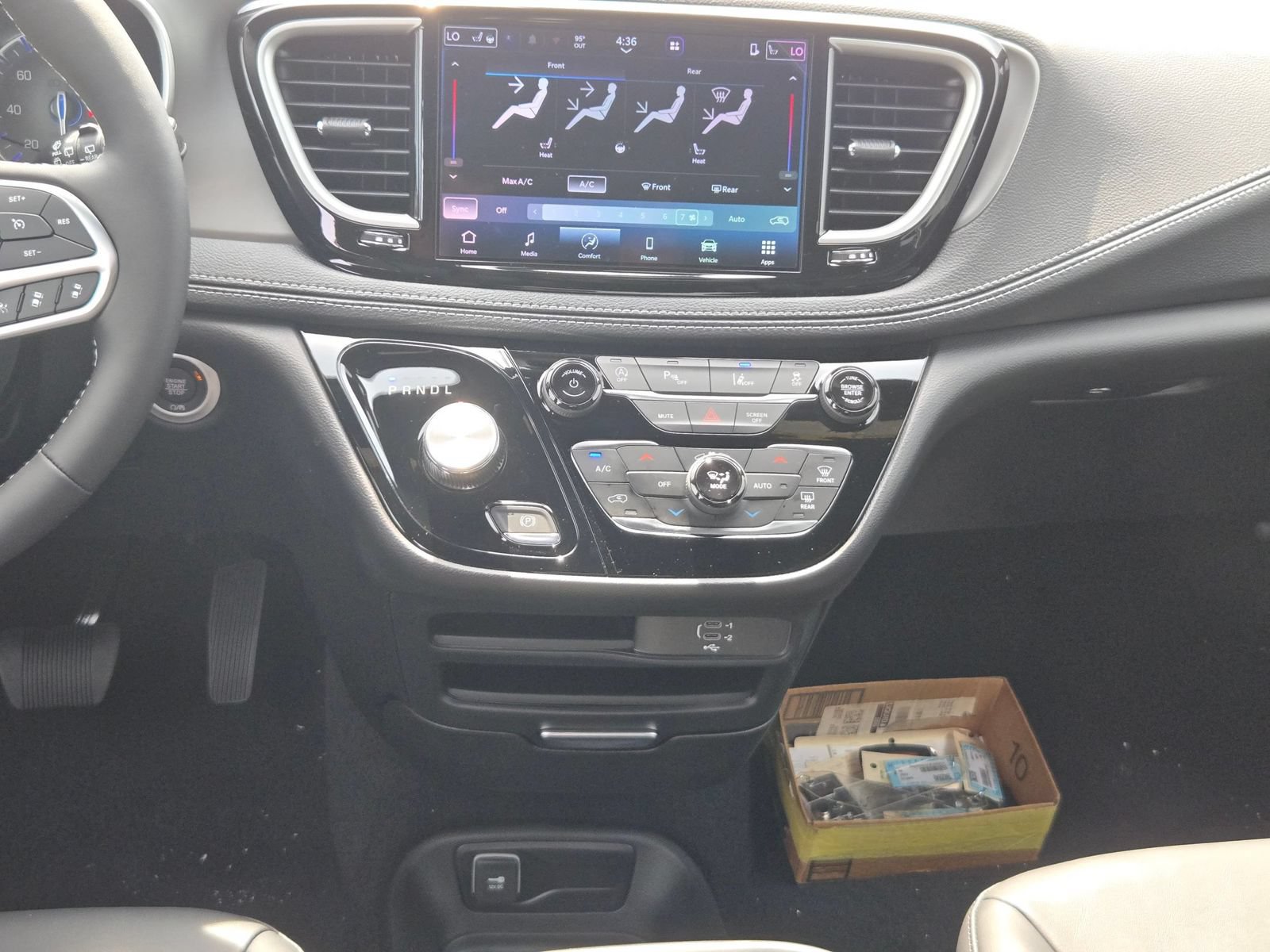 New 2027 Chrysler Pacifica Select FWD image 17