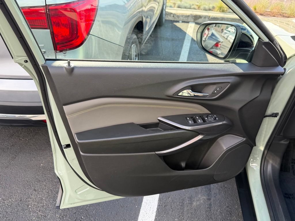 Used 2024 Chevrolet Trax ACTIV w/ Sunroof Package FWD image 10