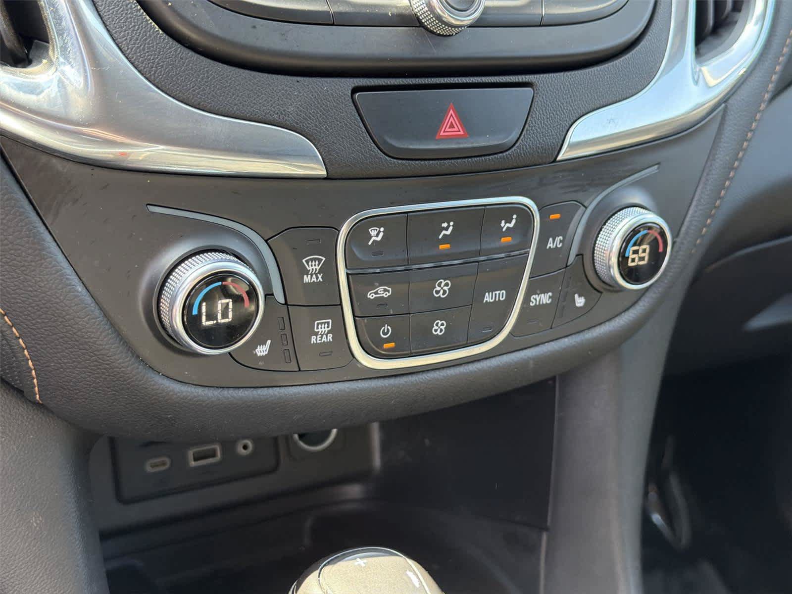 Used 2021 Chevrolet Equinox Premier FWD image 36