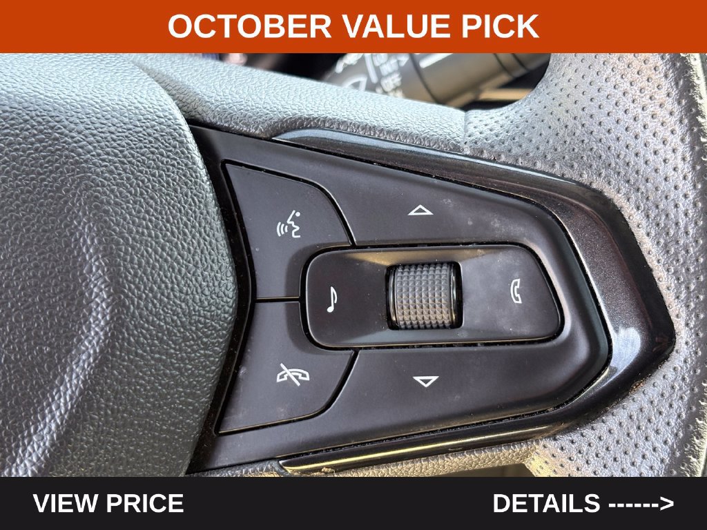 Used 2025 Chevrolet Trax LT FWD image 14