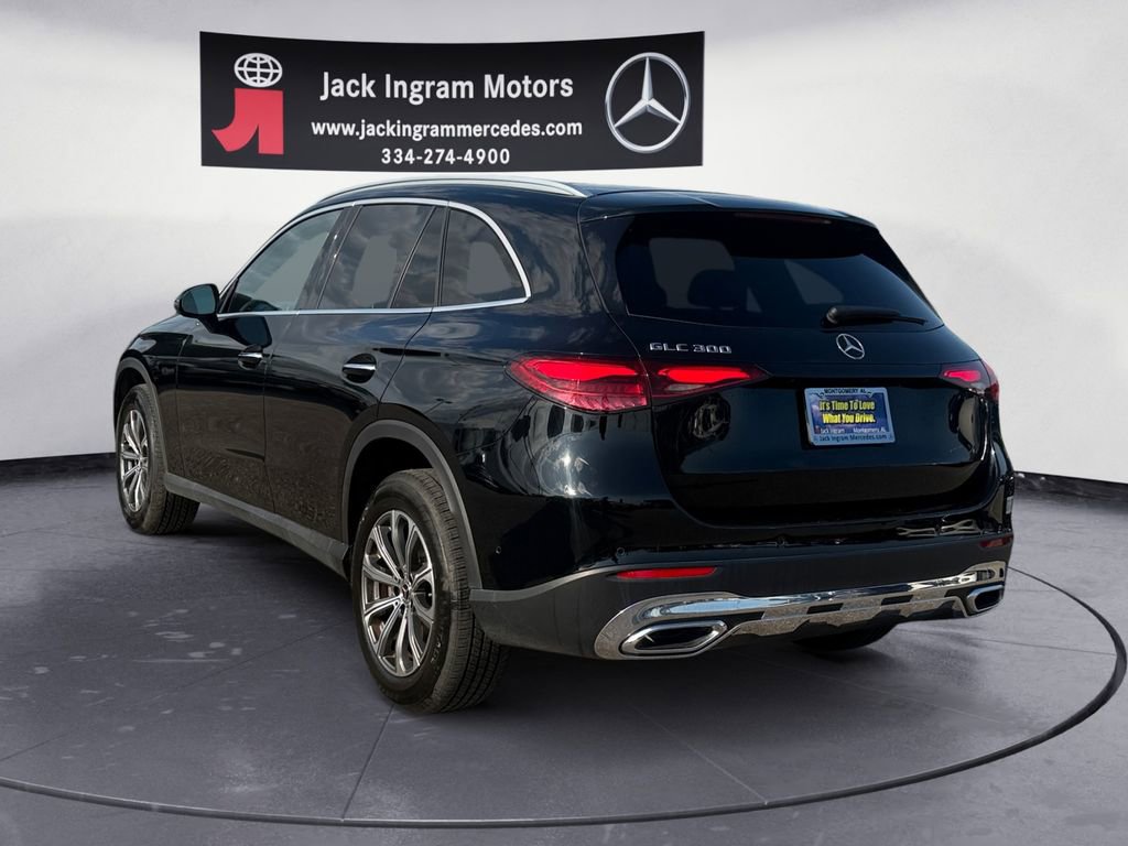 Used 2024 Mercedes-Benz GLC 300 image 3