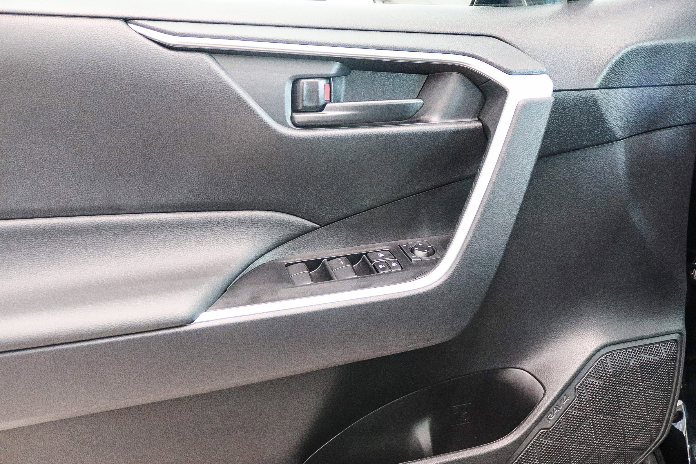 New 2025 Toyota RAV4 LE image 22