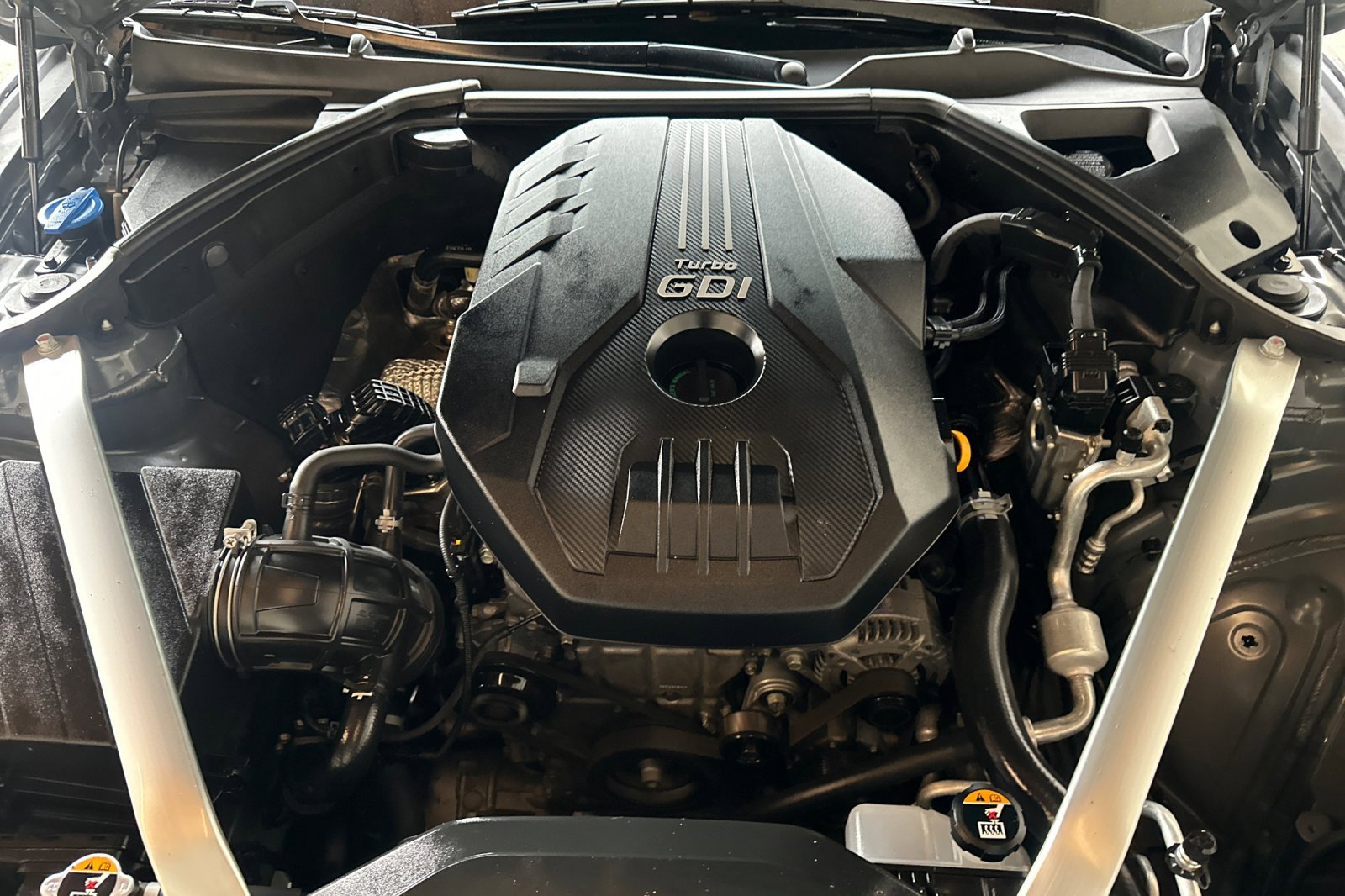 Used 2023 Genesis G70 2.0T image 23