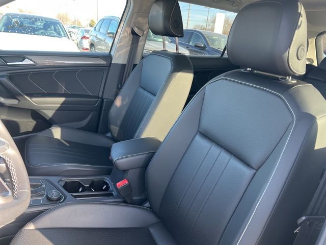 Used 2024 Volkswagen Tiguan SE image 7