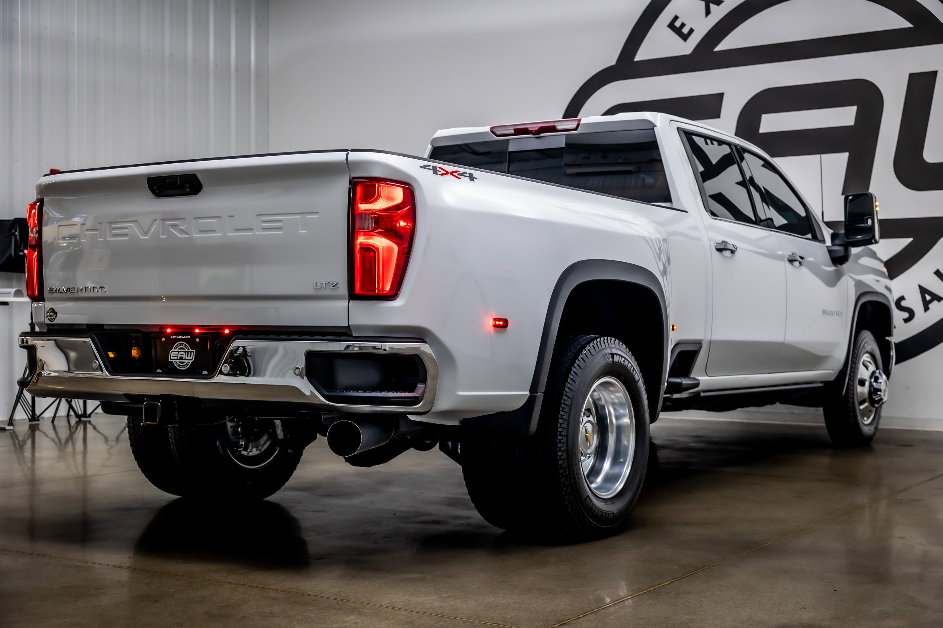 Used 2024 Chevrolet Silverado 3500 LTZ w/ LTZ Plus Package AWD/4WD image 36