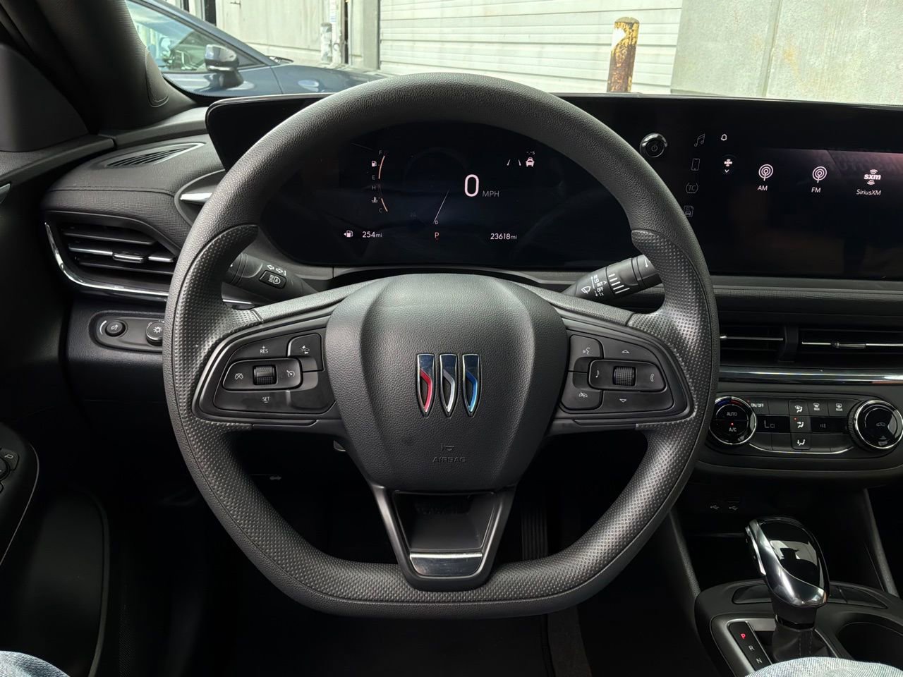 Used 2025 Buick Envista Preferred image 31