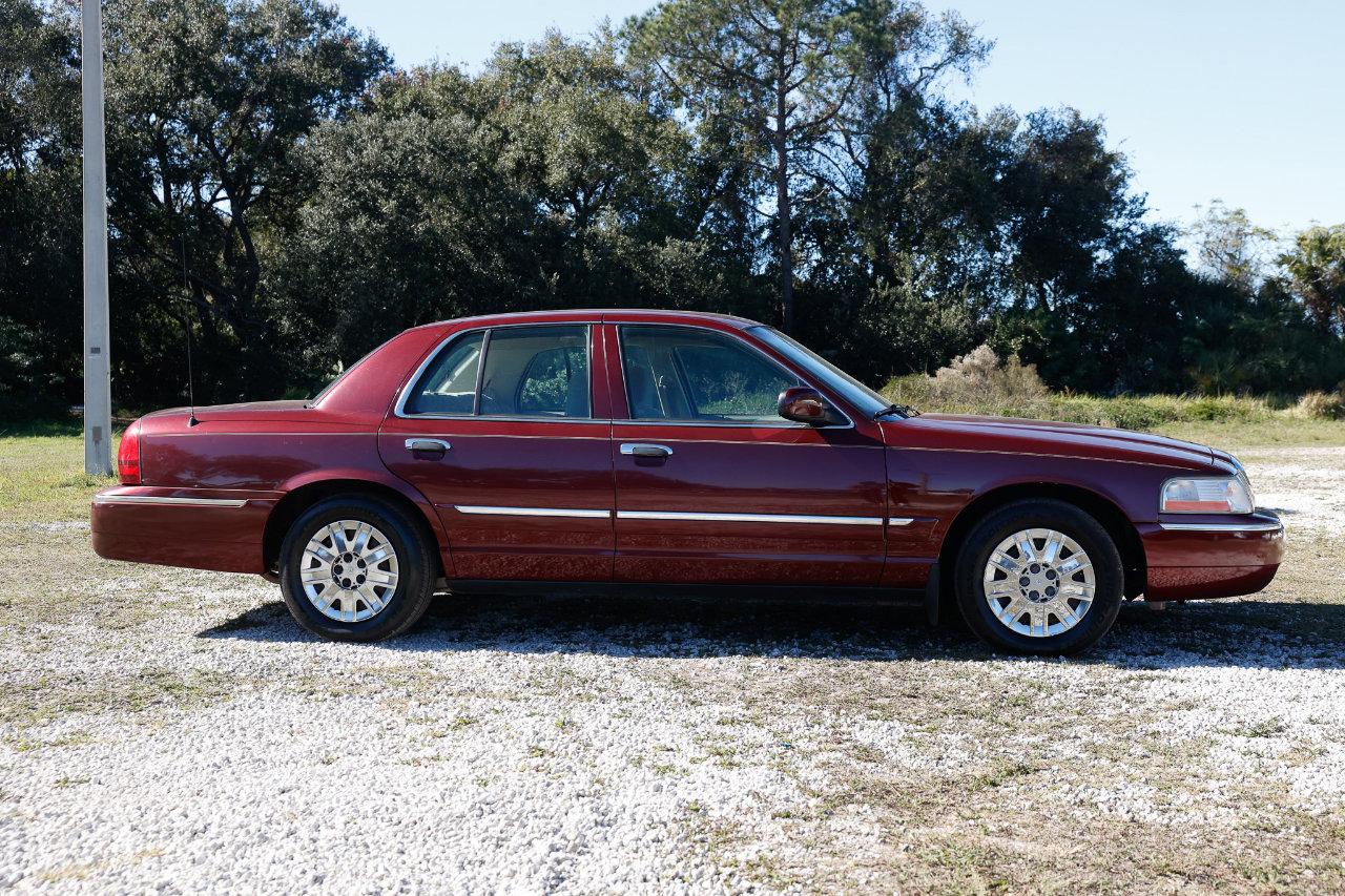 Used 2005 Mercury Grand Marquis GS image 13