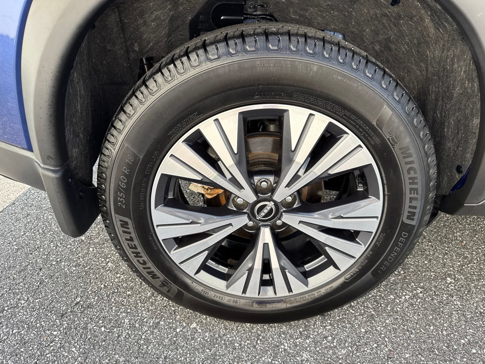 Used 2023 Nissan Rogue SV FWD image 9