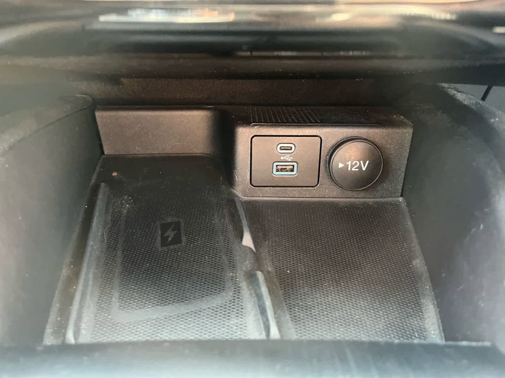 Used 2023 Ford Escape Platinum image 32