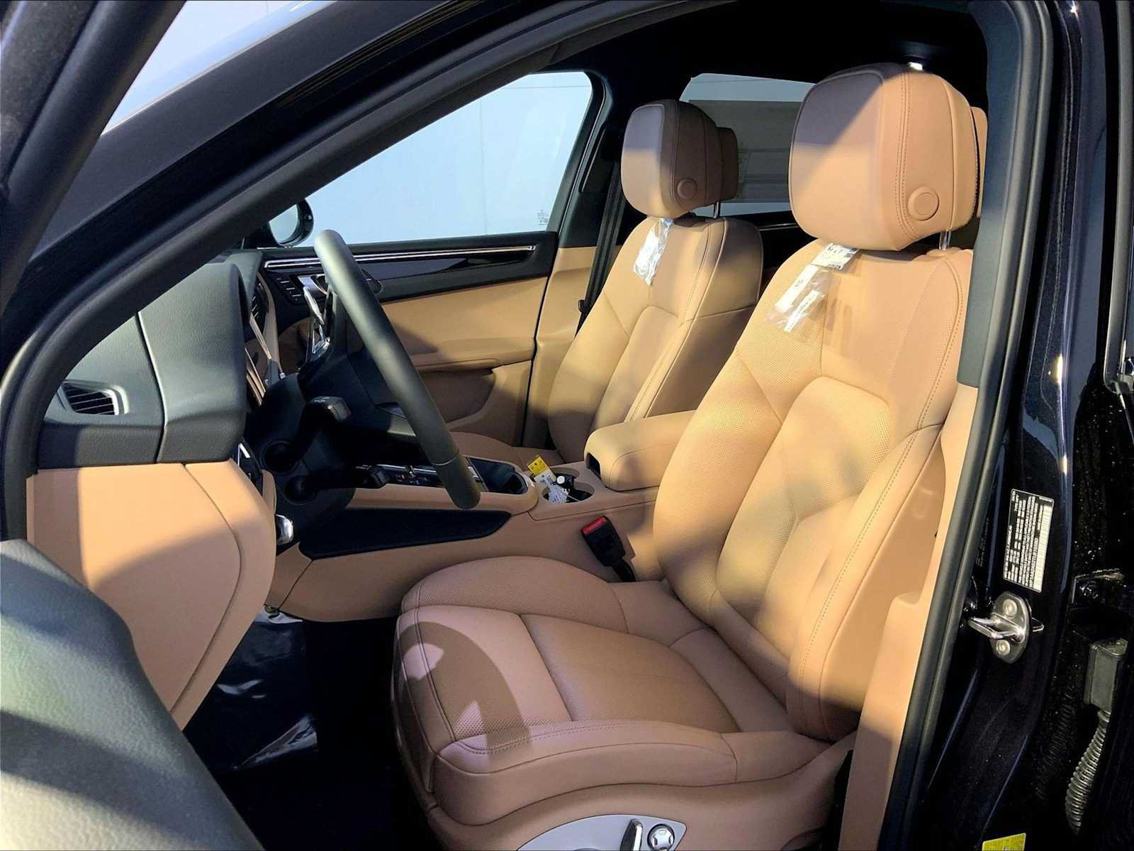 New 2026 Porsche Macan AWD/4WD image 5