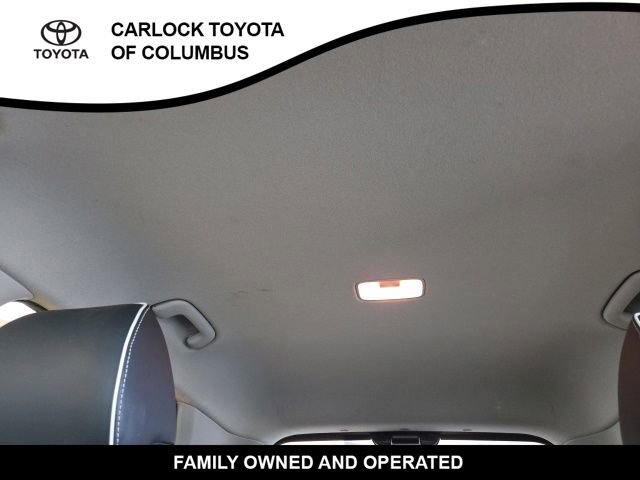Used 2022 Hyundai Venue Limited FWD image 13