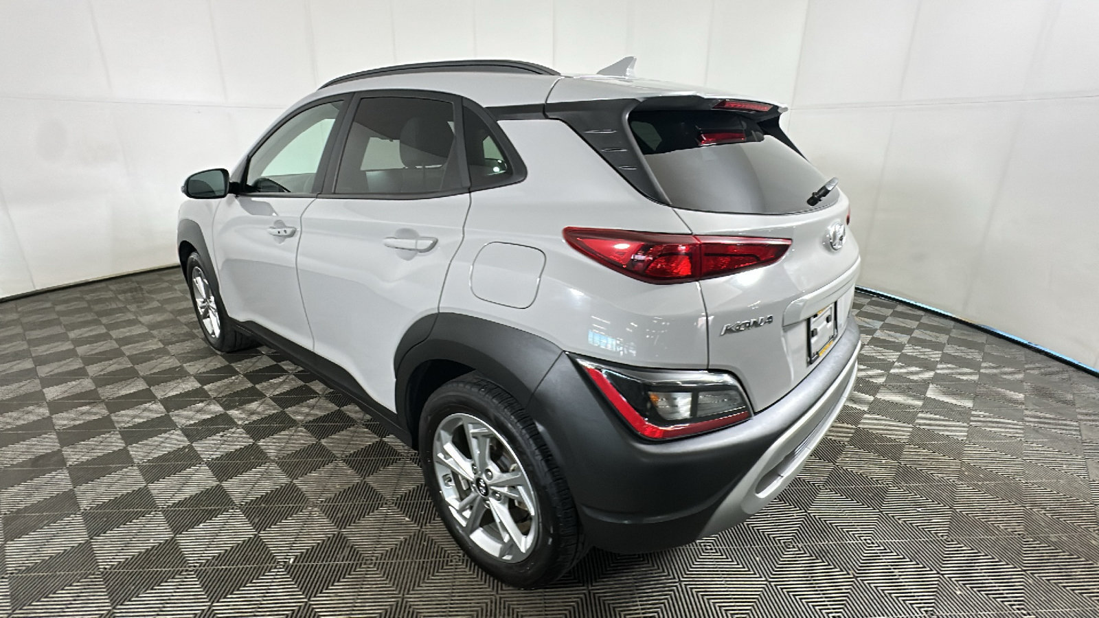 Used 2023 Hyundai Kona SEL w/ Cargo Package AWD/4WD image 5