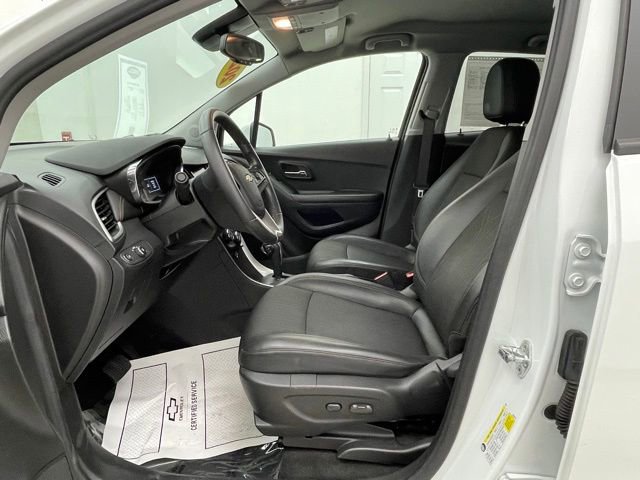 Certified 2022 Chevrolet Trax LT w/ Sport Edition image 9