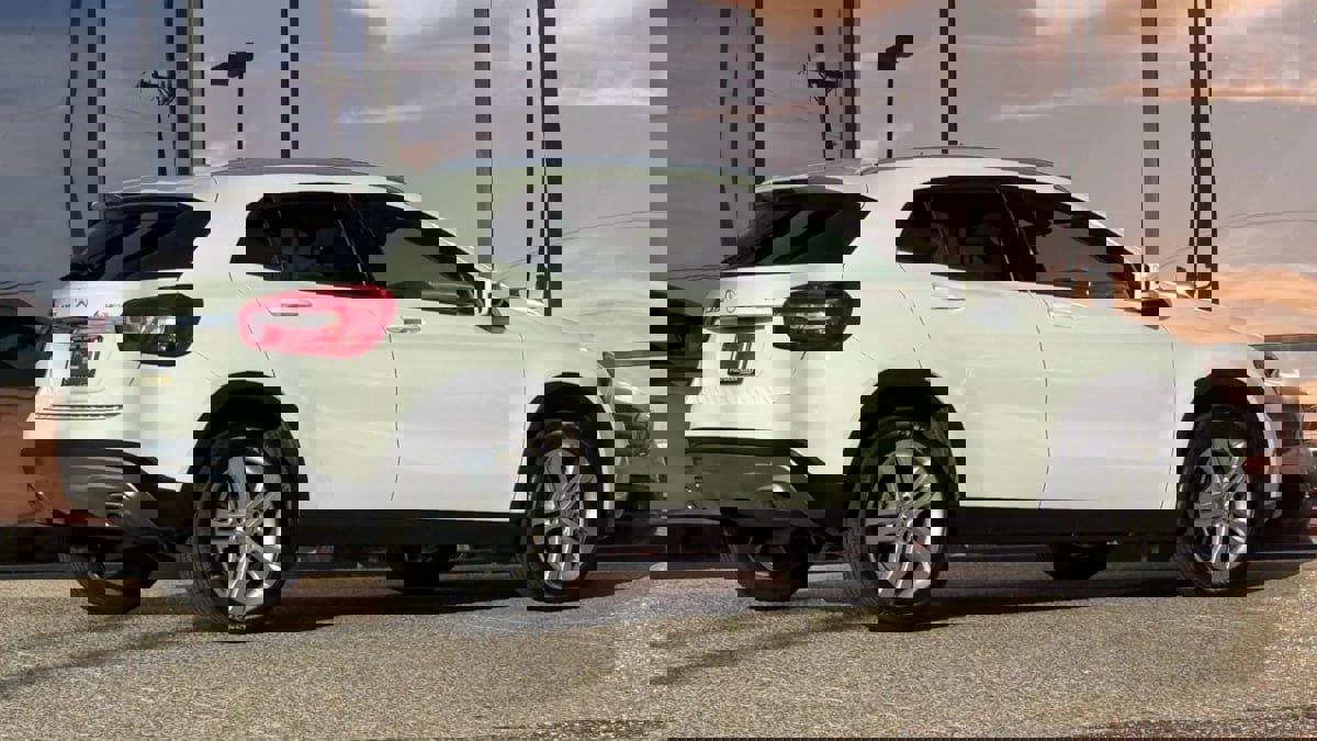 Used 2015 Mercedes-Benz GLA 250 4MATIC image 14