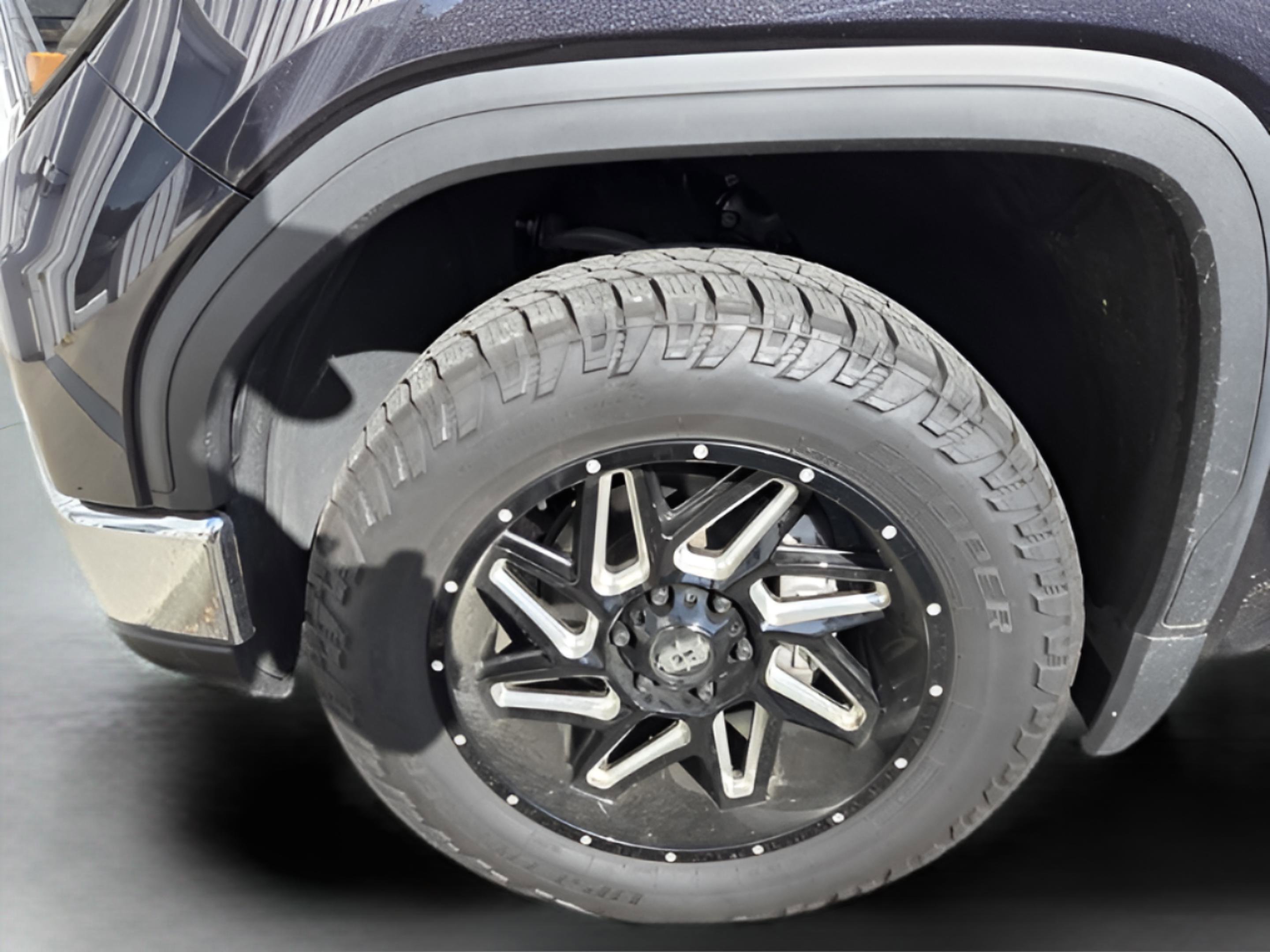 Used 2022 GMC Sierra 1500 SLE image 29