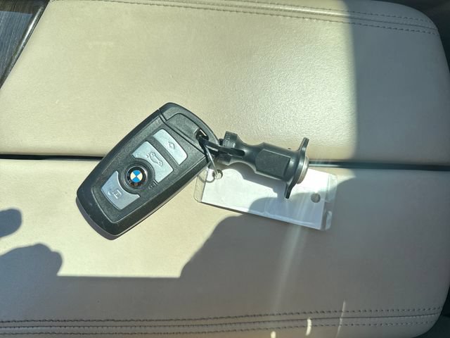 Used 2011 BMW 550i Sedan RWD image 30