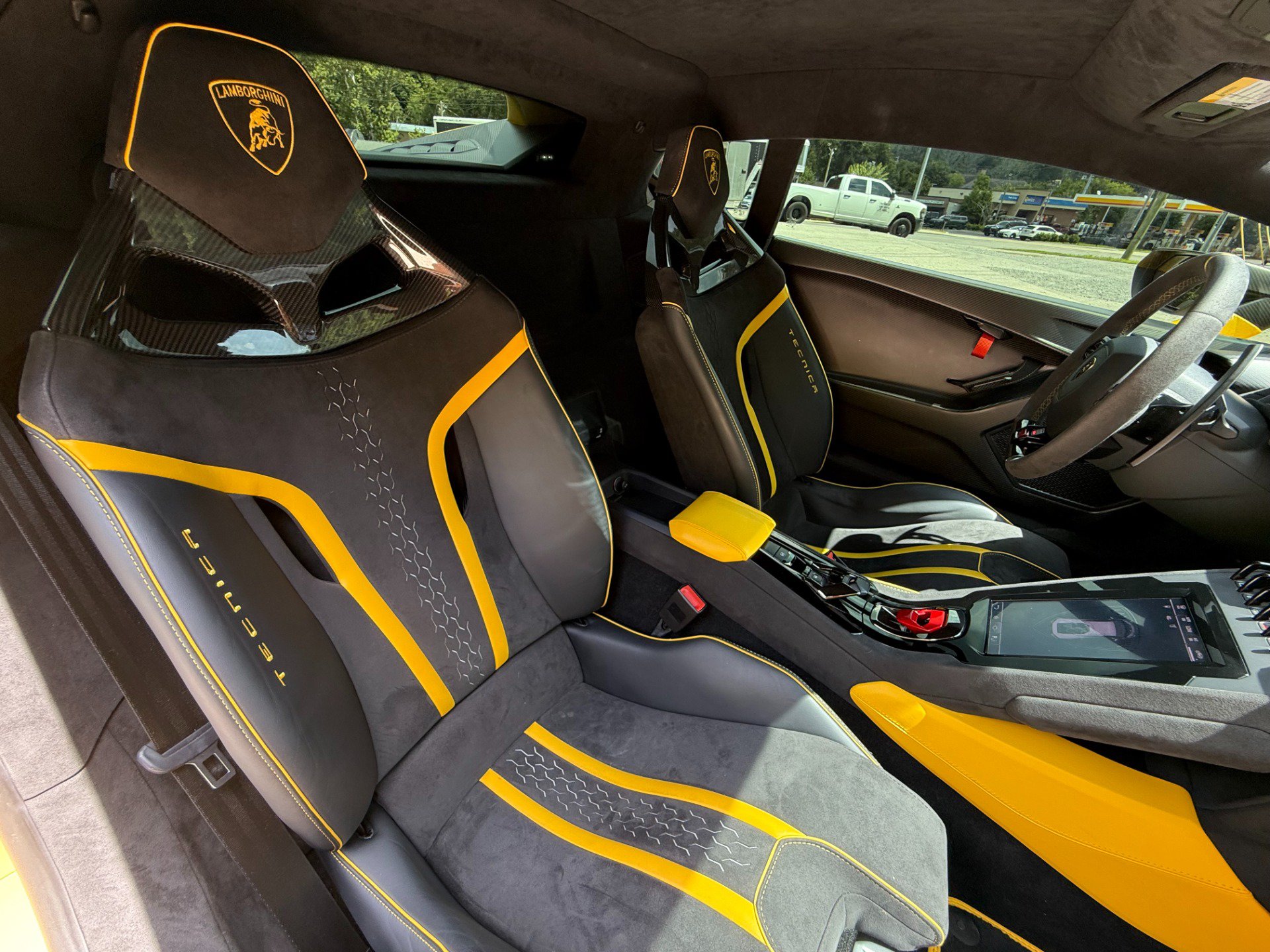 Used 2024 Lamborghini Huracan Tecnica RWD image 26