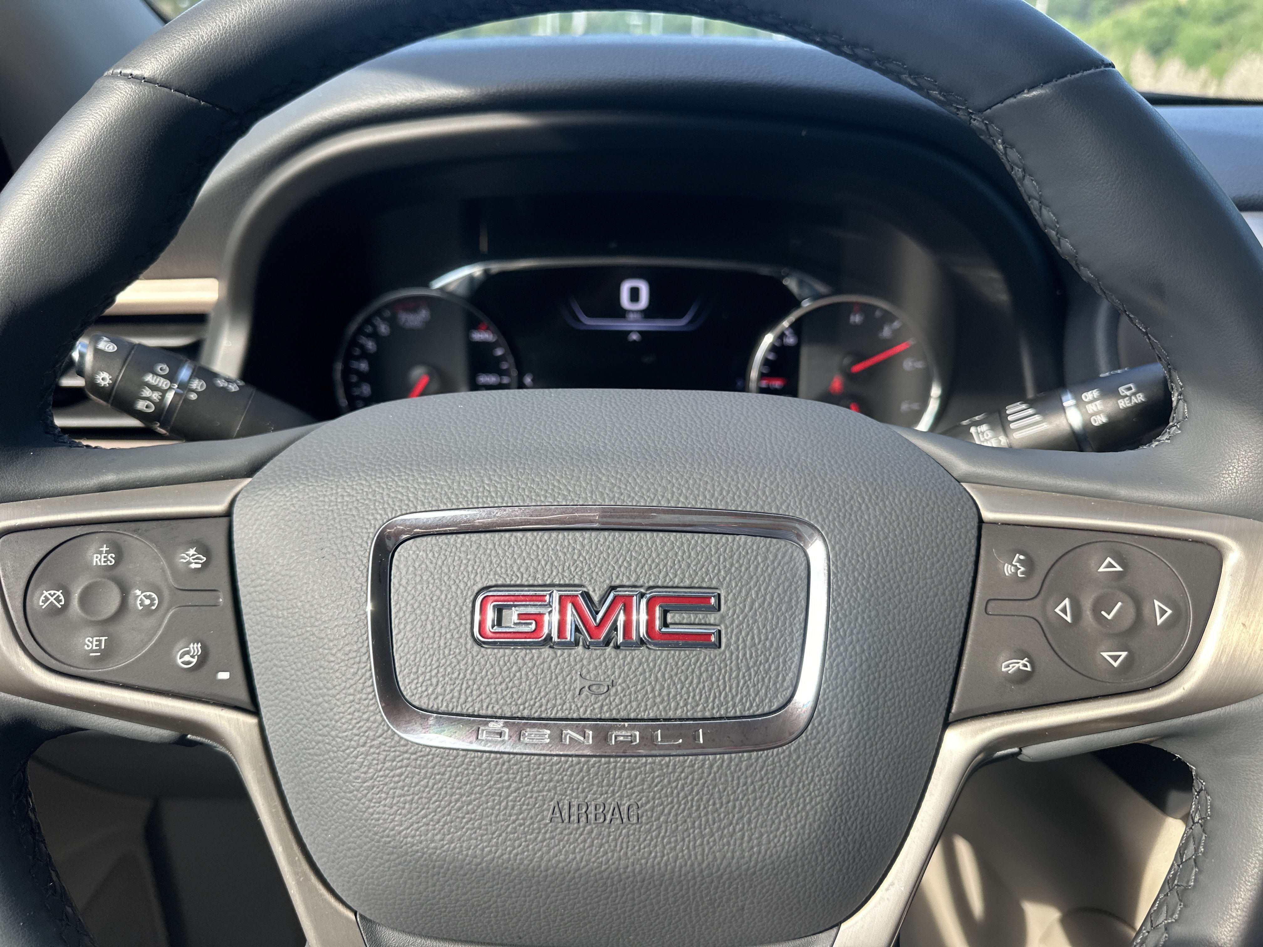 Used 2023 GMC Acadia Denali AWD/4WD image 12