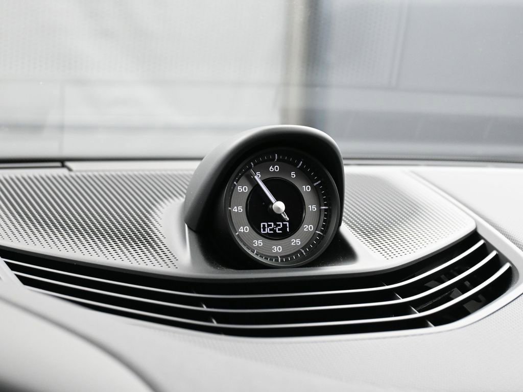 Certified 2025 Porsche Taycan image 21