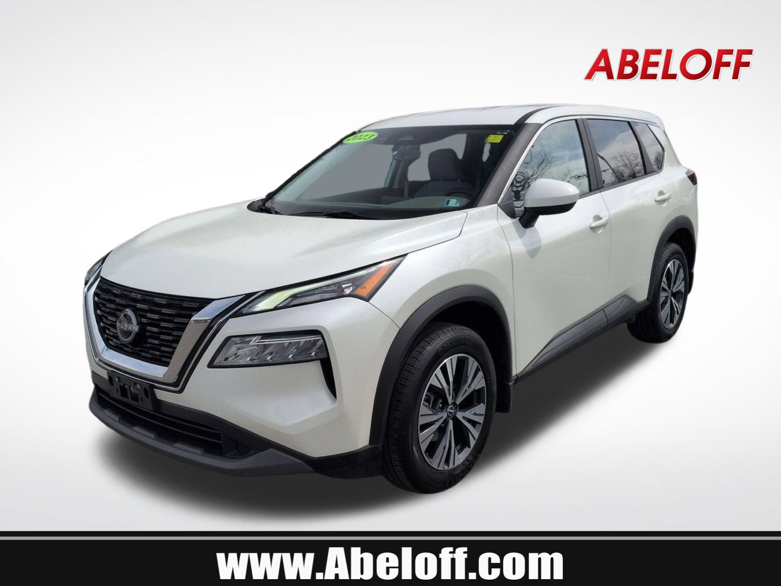 Used 2023 Nissan Rogue SV image 1