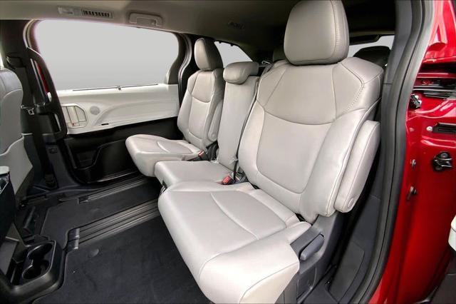 Certified 2026 Toyota Sienna XLE FWD image 20