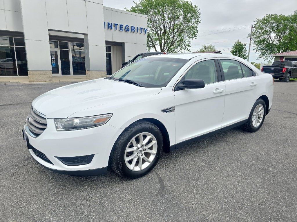 Used 2013 Ford Taurus SE FWD image 3