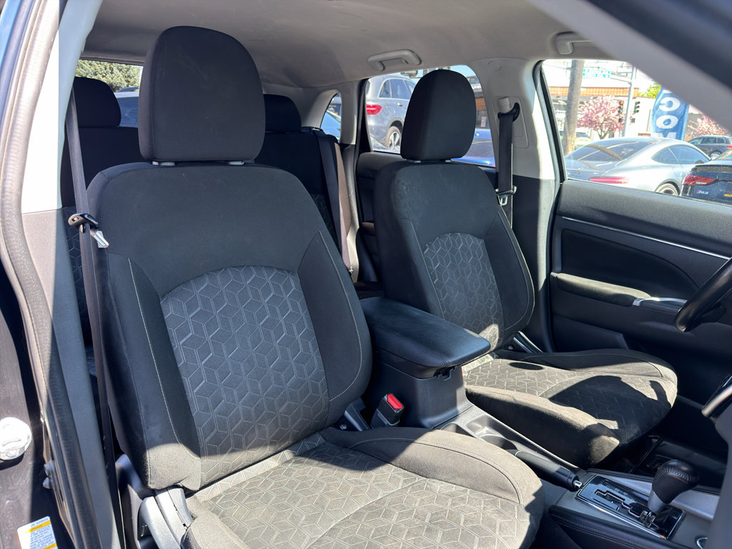 Used 2020 Mitsubishi Outlander Sport ES AWD/4WD image 19