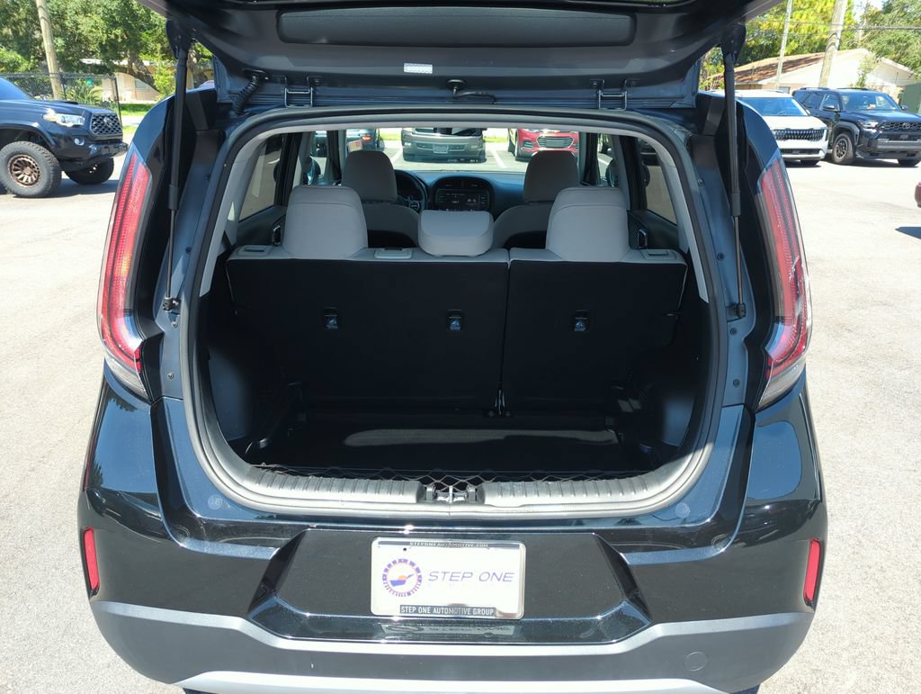 Used 2024 Kia Soul LX w/ Option Group 015 FWD image 29