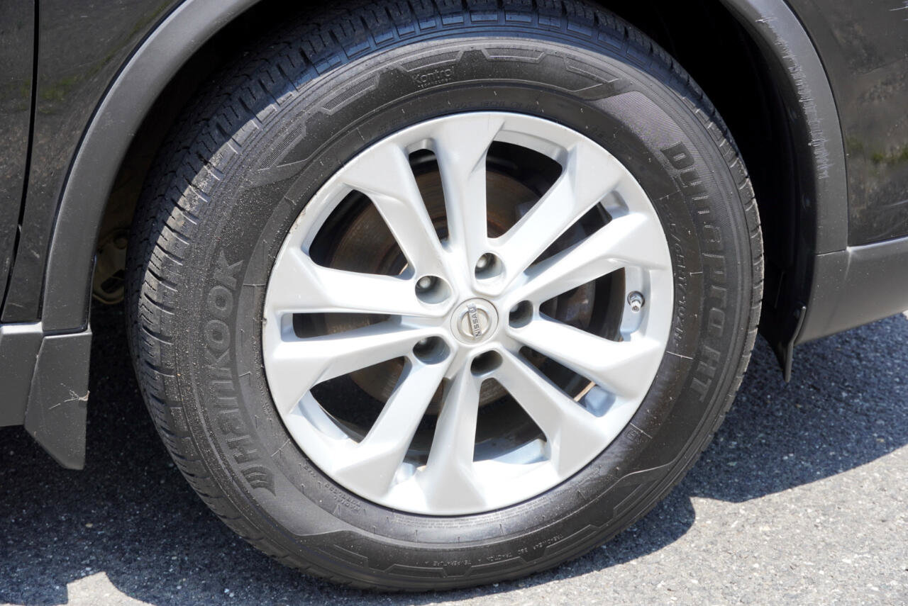 Used 2015 Nissan Rogue SV image 4