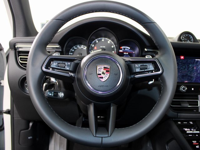 New 2025 Porsche Macan image 18