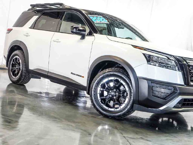 Used 2023 Nissan Pathfinder Rock Creek AWD/4WD image 5