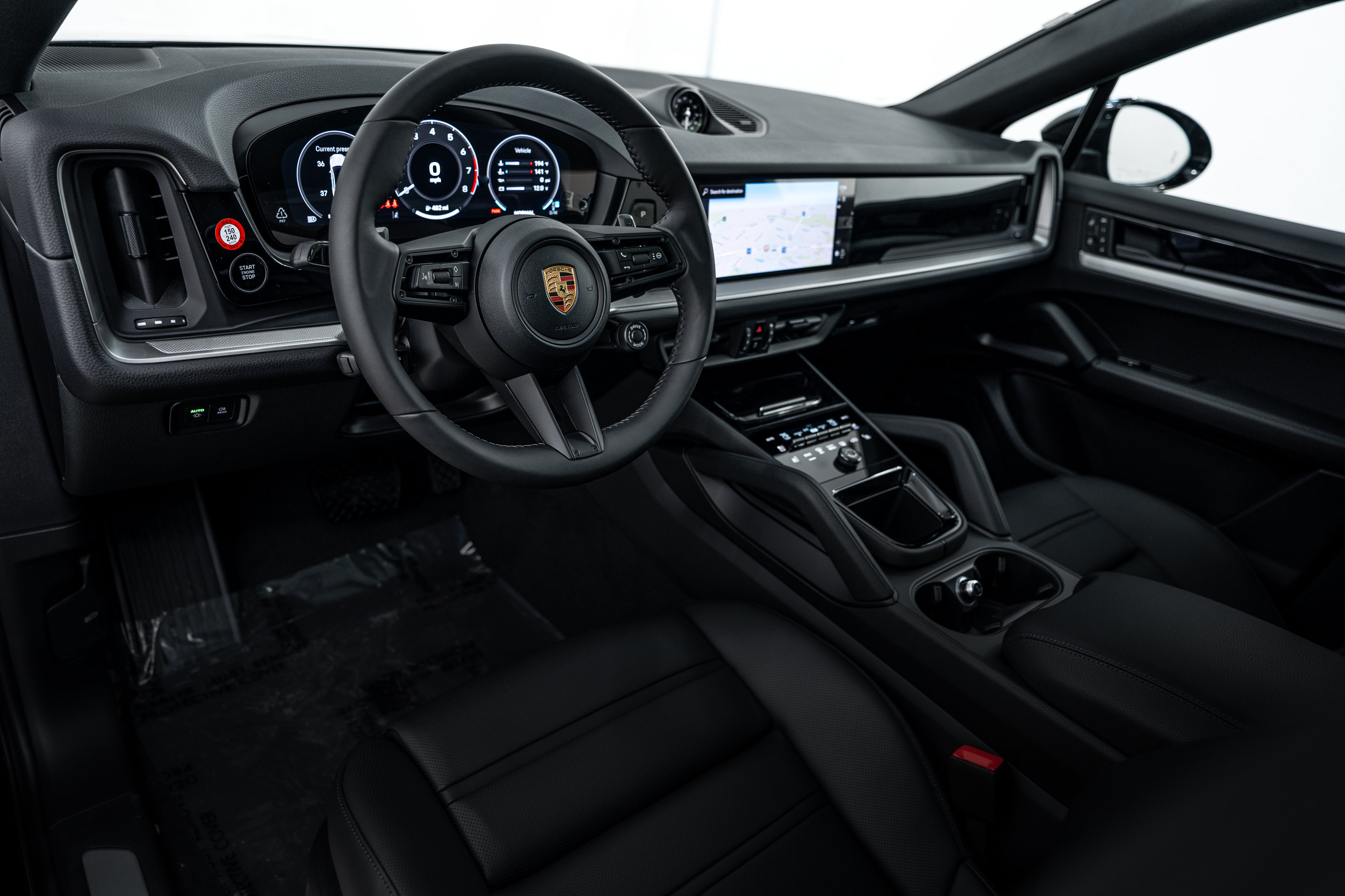 Certified 2026 Porsche Cayenne Coupe AWD/4WD image 4
