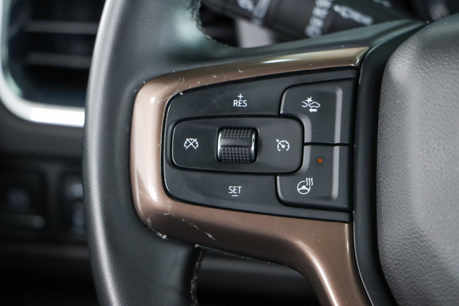 Used 2023 Chevrolet Suburban High Country image 14