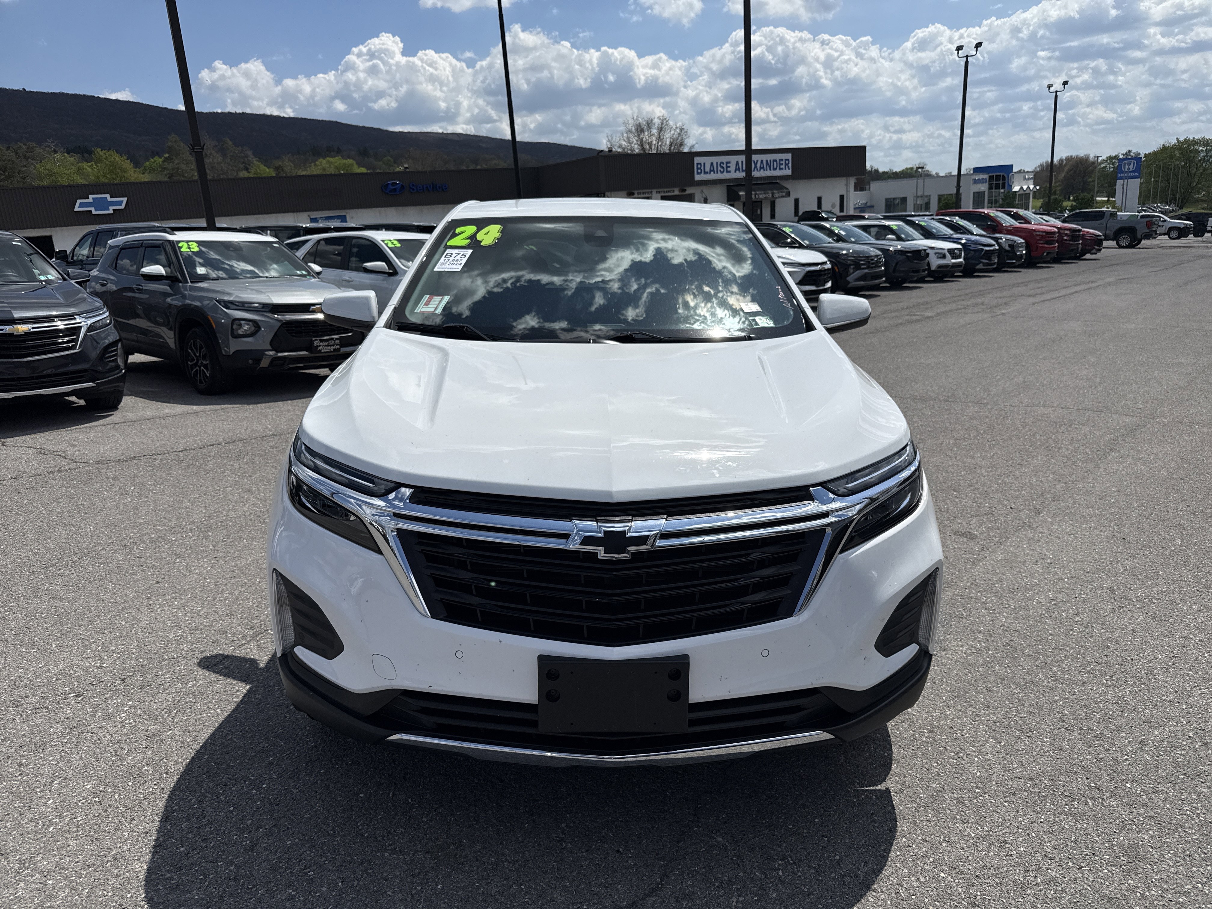 Used 2024 Chevrolet Equinox LT w/ LPO, Floor Liner Package AWD/4WD image 8