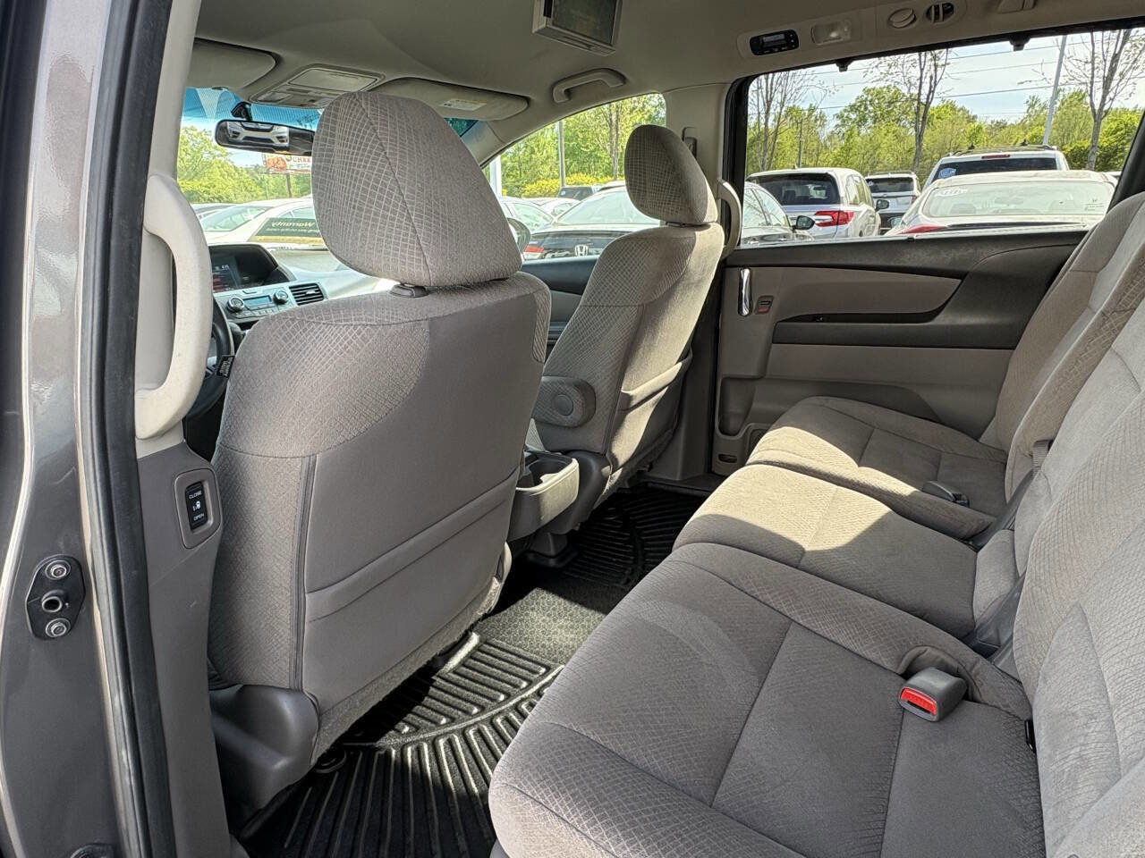 Used 2017 Honda Odyssey SE image 12