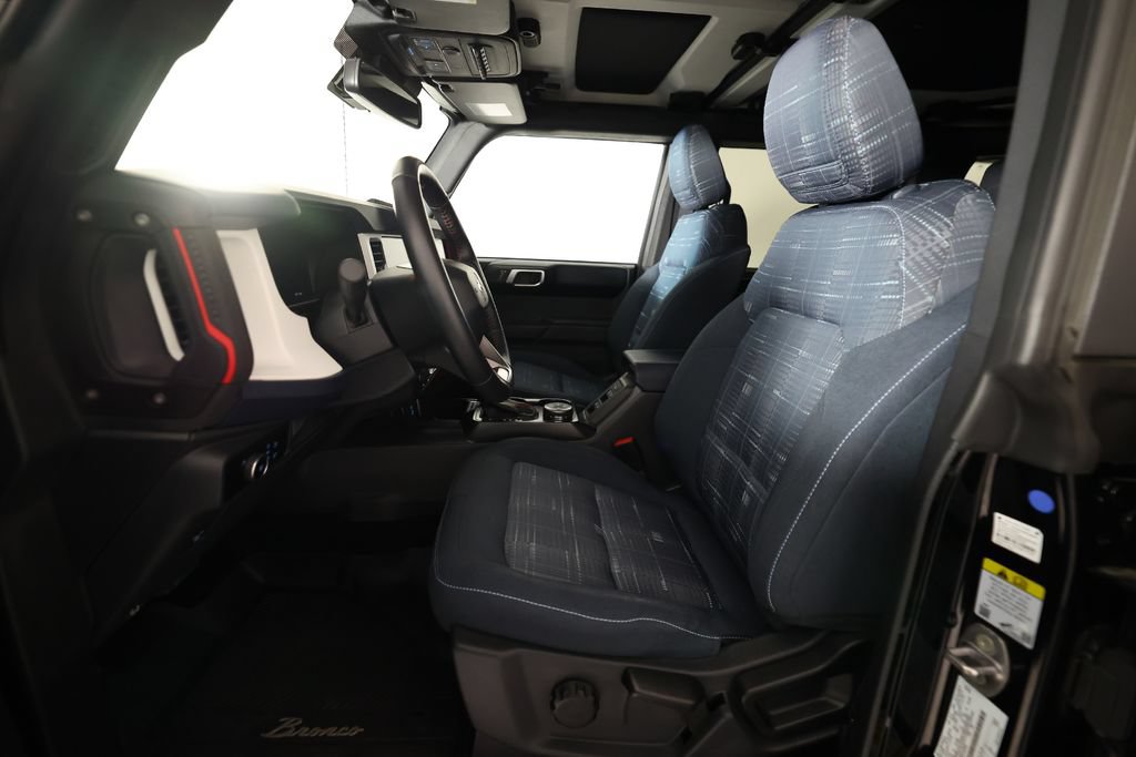 Used 2025 Ford Bronco Heritage Edition AWD/4WD image 14