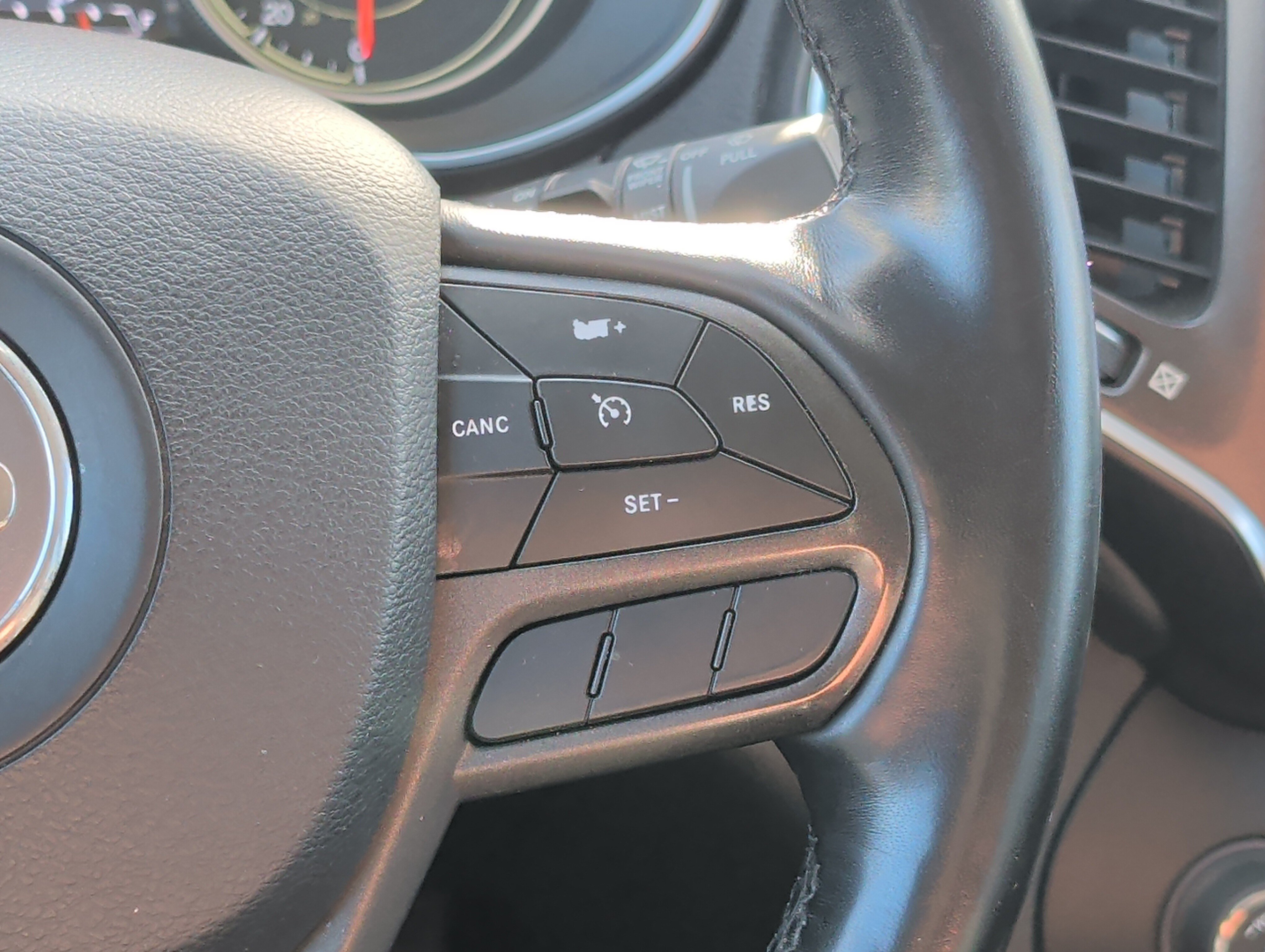 Used 2020 Jeep Cherokee Trailhawk w/ Cold Weather Group AWD/4WD image 28