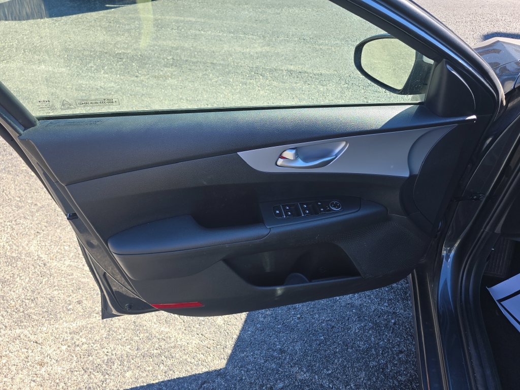 Used 2024 Kia Forte LXS FWD image 12