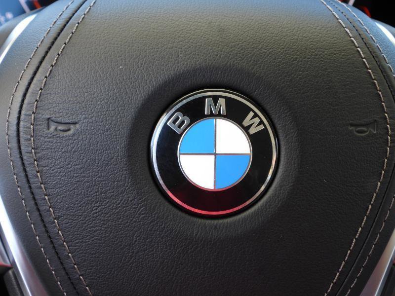 Used 2021 BMW 740i w/ Premium Package image 95