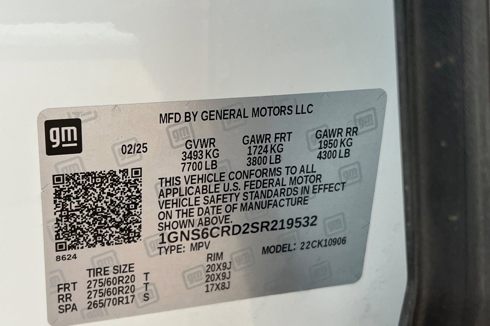 Used 2025 Chevrolet Suburban LT w/ Comfort Package image 38