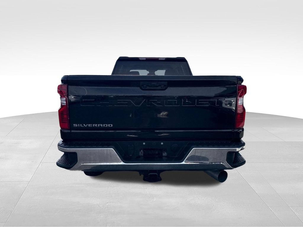 Used 2024 Chevrolet Silverado 2500 LT AWD/4WD image 4