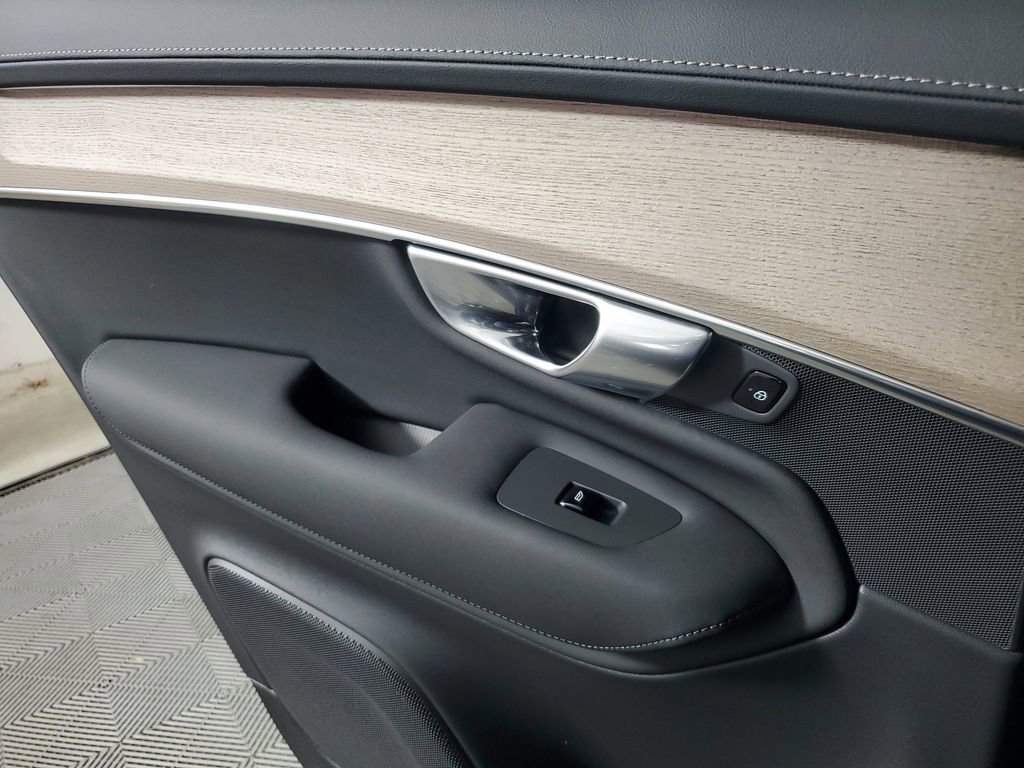 Certified 2025 Volvo XC90 B6 Core w/ Climate Package image 21