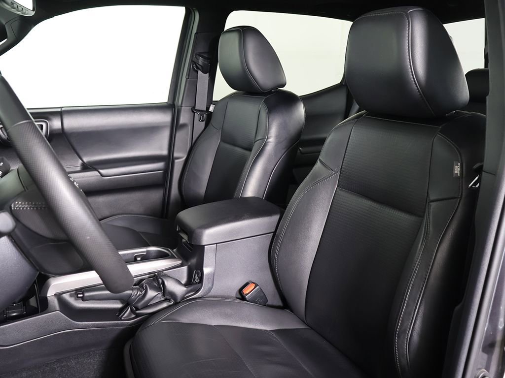 Used 2022 Toyota Tacoma Limited w/ Nightshade Package AWD/4WD image 28