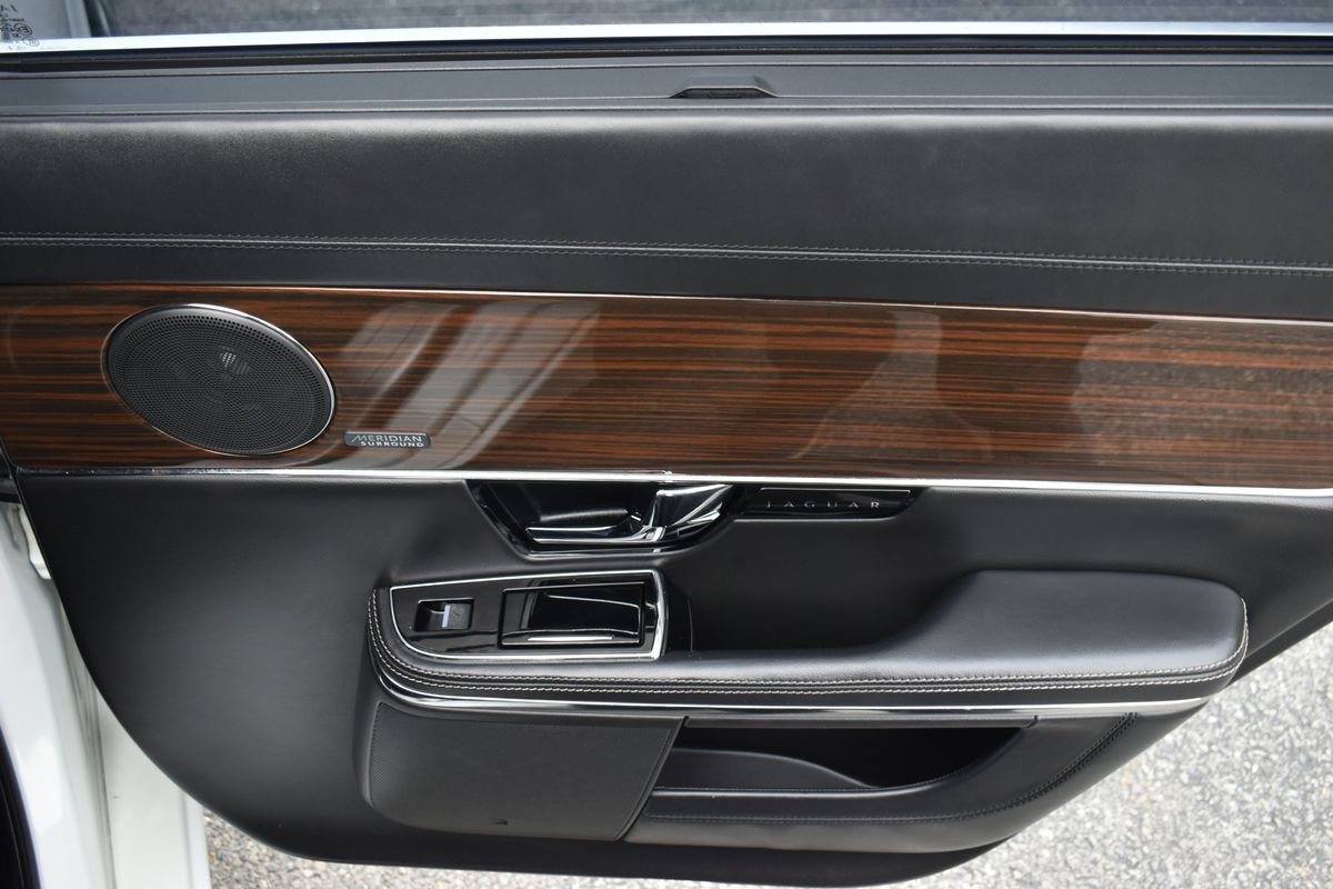 Used 2013 Jaguar XJ L Supercharged image 46