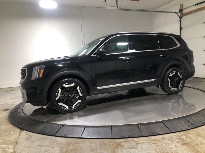 Used 2023 Kia Telluride S w/ S Sunroof Package image 4
