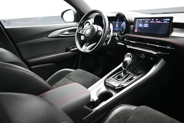 Used 2024 Alfa Romeo Tonale Veloce AWD/4WD image 13