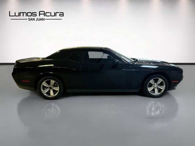 Used 2015 Dodge Challenger SXT RWD image 8