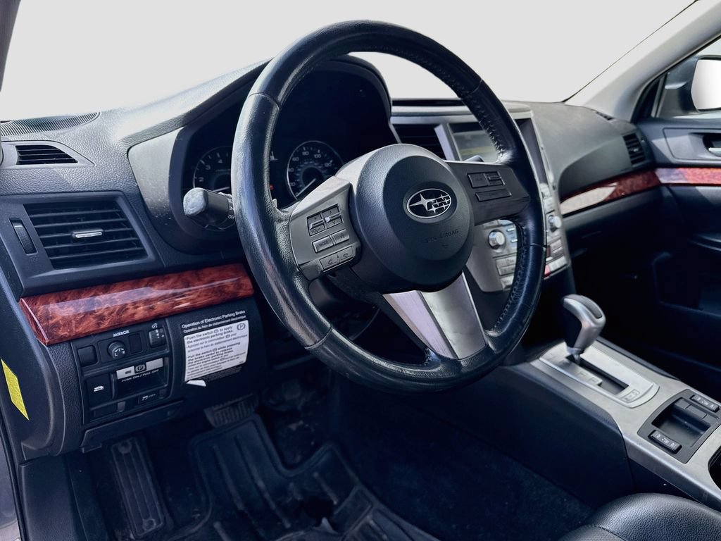 Used 2010 Subaru Outback 3.6R Limited w/ Popular Equipment Group 2A AWD/4WD image 9