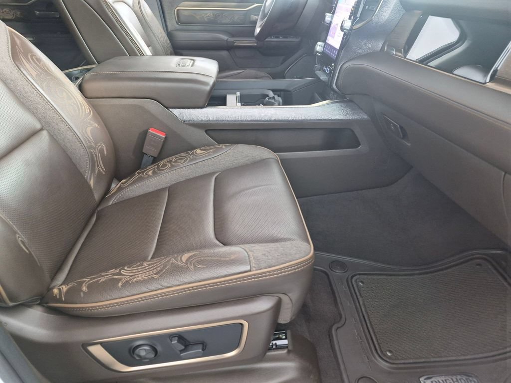 Used 2025 RAM 1500 Limited AWD/4WD image 36