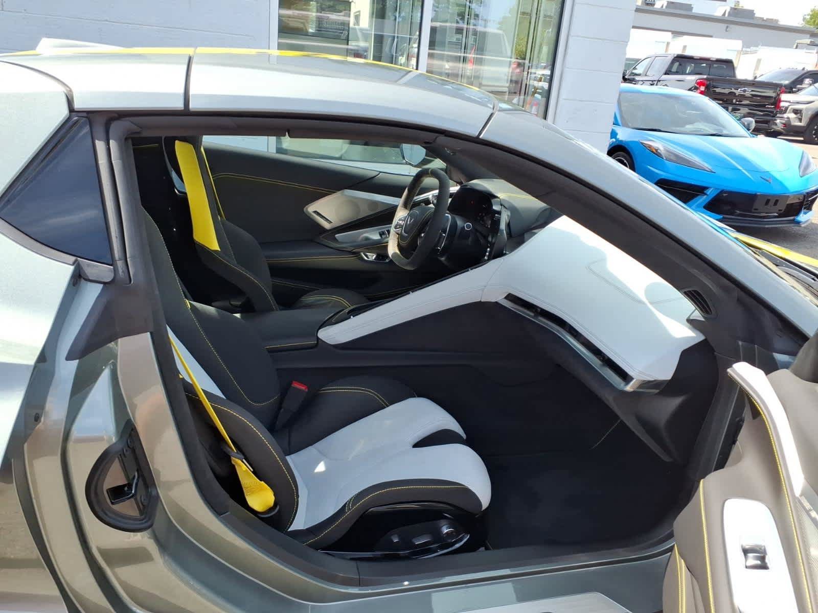 Used 2022 Chevrolet Corvette Stingray Premium Conv RWD image 16